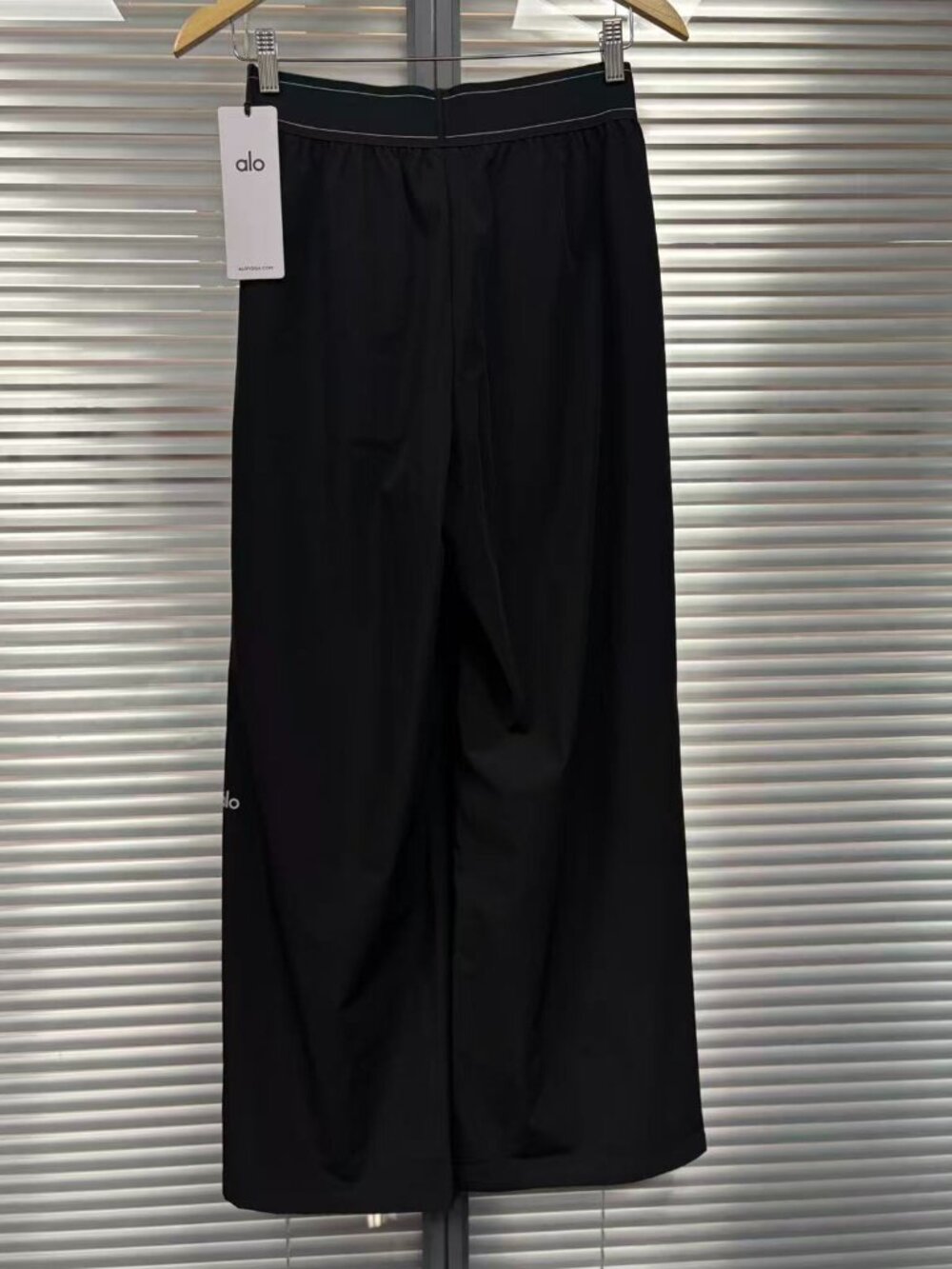 ALO Yoga Women's Black Suit Pants NWT ✨ High/Low Rise Straight Leg Regular Fit - Picture 7 of 7